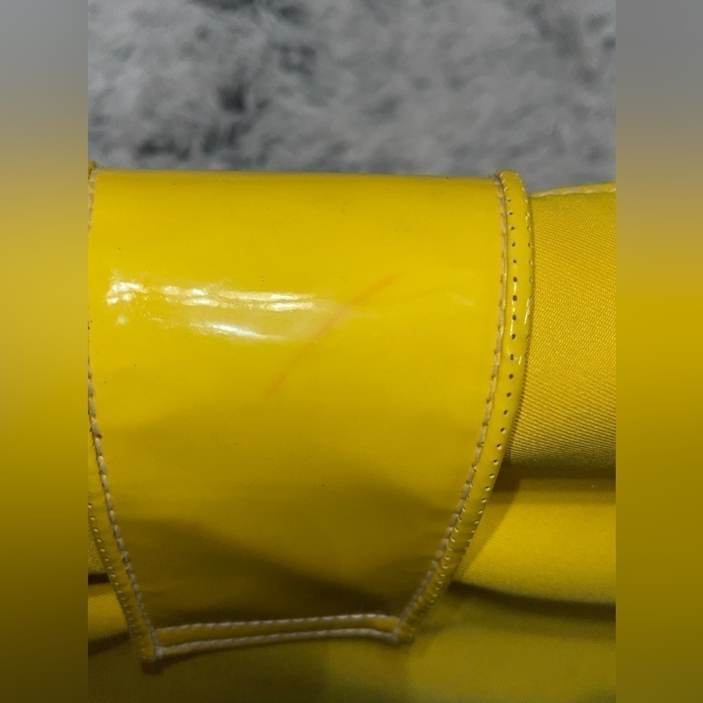 Isaac Mizrahi yellow canvas and vinyl bag - Picture 7 of 8